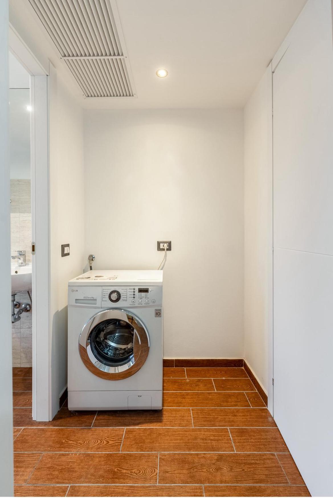 People In Apartment Mailand